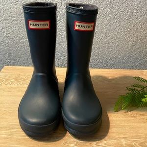 Matte Navy Hunter boots
